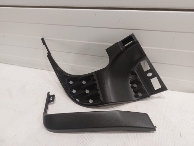 Rear Bumper Step Pad (Left)